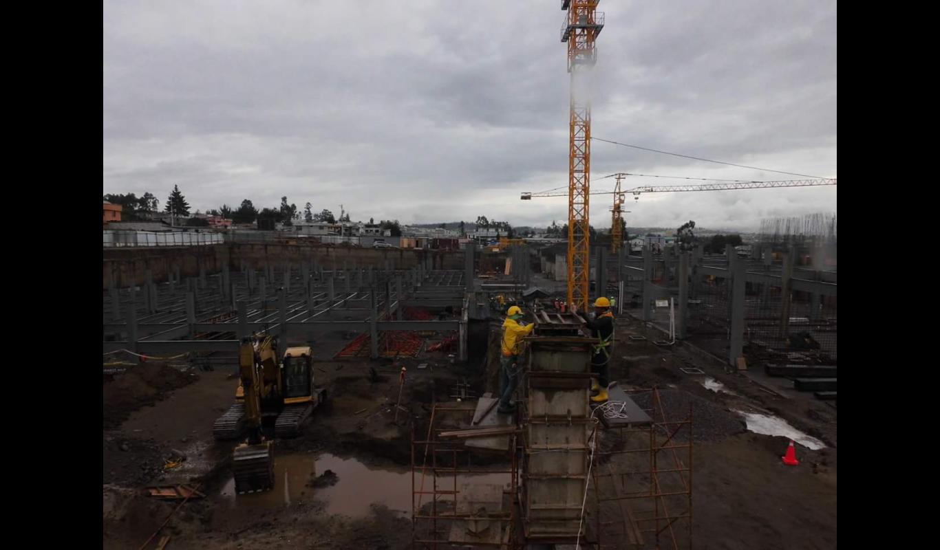 Construcción del HOSPITAL de CALDERON - Quito